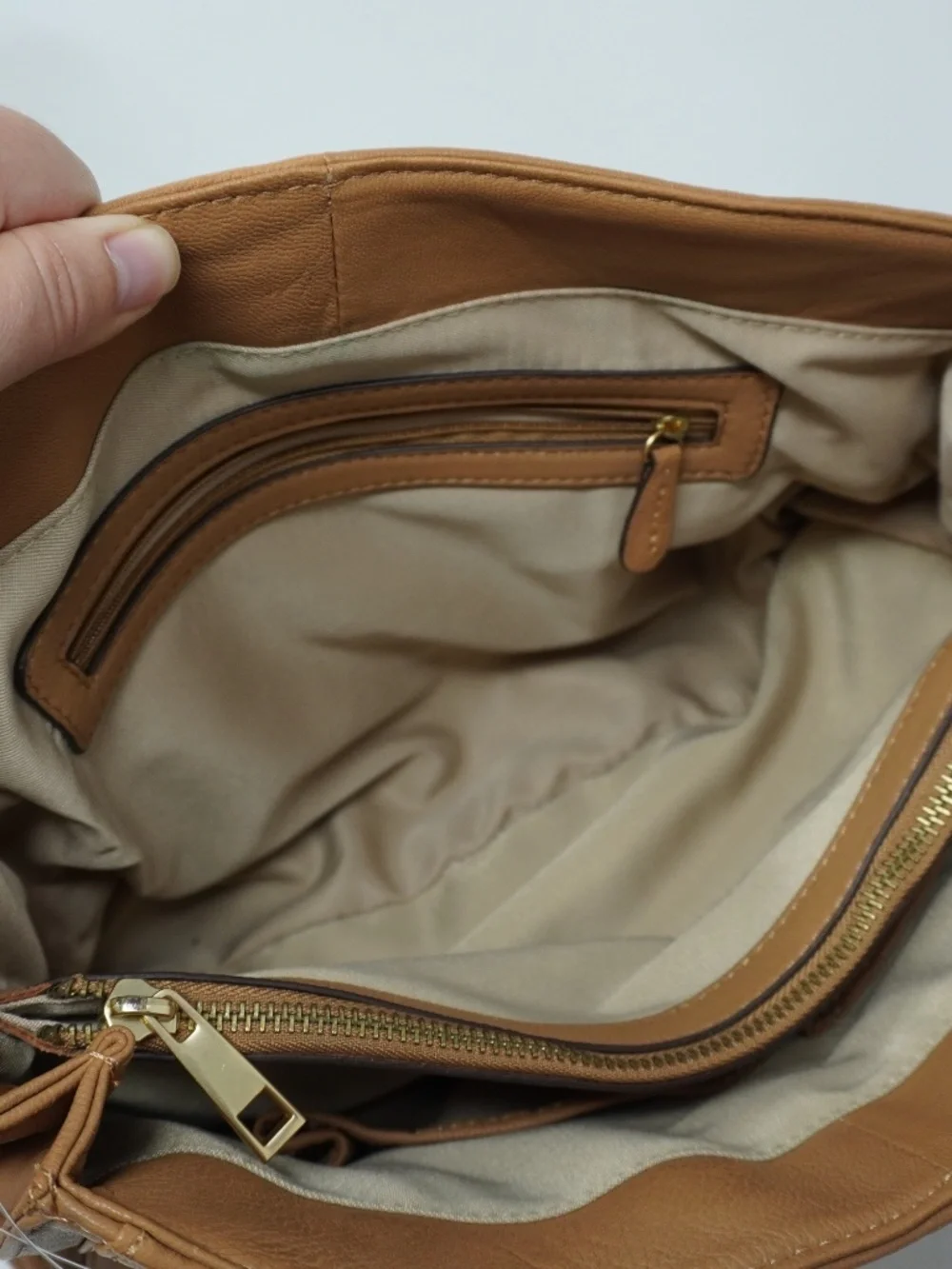 Via Neroli Handbag Tan 100% Leather Color with Gold Hardware